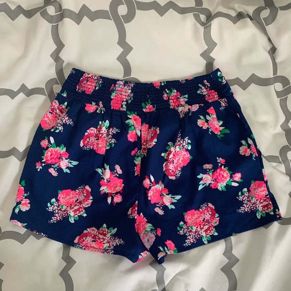 Floral Print Shorts - Picture 5 of 6